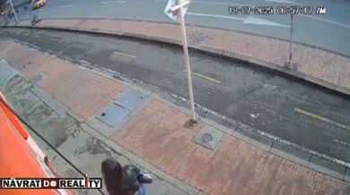 Nehoda motorkáře v Bogotě