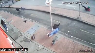 Nehoda motorkáře v Bogotě