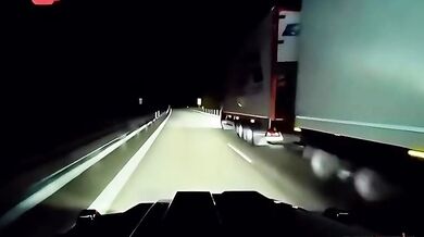 Jak vypadá 700 000 lumenů na autě?