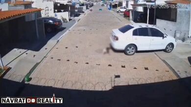 Auto přejelo chlapce, ten vyvázl jen s poraněním nosu