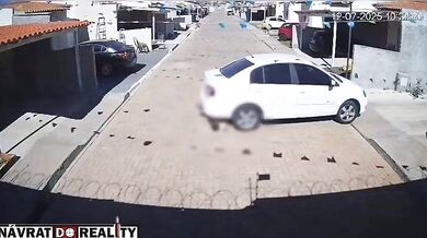 Auto přejelo chlapce, ten vyvázl jen s poraněním nosu