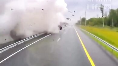 Exploze cisterny s oxidem uhličitým si vyžádala život řidiče a zranila dítě