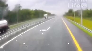 Exploze cisterny s oxidem uhličitým si vyžádala život řidiče a zranila dítě