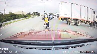 Žena na motorce unikla smrti