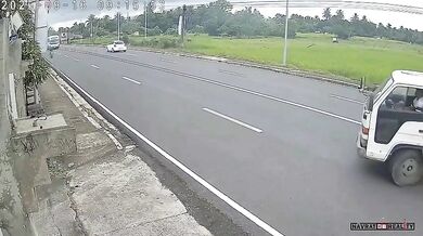 Také způsob, jak předejít zraněním při nevyhnutelné srážce s náklaďákem