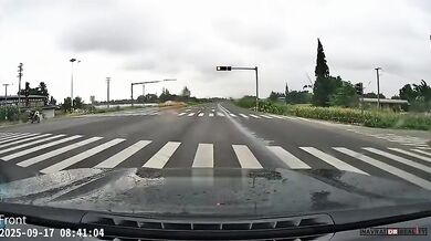 Nedal přednost houkajícímu policejnímu vozidlu