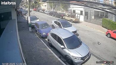 Auto v Brazílii po přejezdu retardéru letělo vzduchem