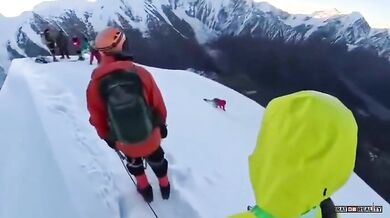 Tragická smrt turisty v horách na čínském Sichuanu