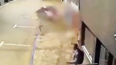 Žena sražena autem v brazilském Viamão