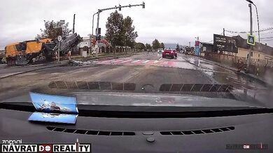 Sloup zachránil chodce před možnou tragickou srážkou