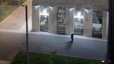 Muž v Moskvě udeřil manželku za to, že šla do baru bez jeho svolení