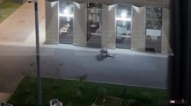 Muž v Moskvě udeřil manželku za to, že šla do baru bez jeho svolení