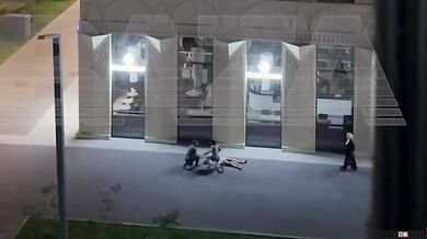 Muž v Moskvě udeřil manželku za to, že šla do baru bez jeho svolení