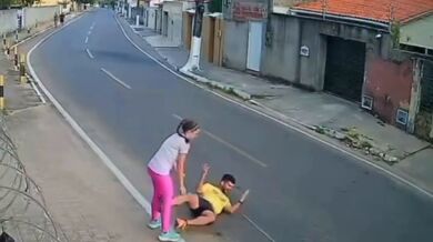 Běžec sražen motorkou v plné rychlosti