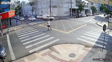 Dramatická nehoda v Maringá: Auto nedalo přednost a srazilo motorkáře