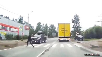 Nebezpečí spojené s přebíháním silnice bez rozhlédnutí