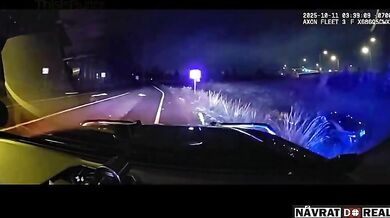 Opilý řidič uvízl v ostnatém drátu a pozvracel zasahujícího policistu po zběsilé honičce