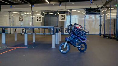 Revoluční robotické kolo zvládá jízdu, zatáčení i skoky díky umělé inteligenci