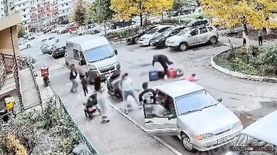 Muž napadl kurýra poté, co jeho dceru srazil skútrař v Krasnodaru