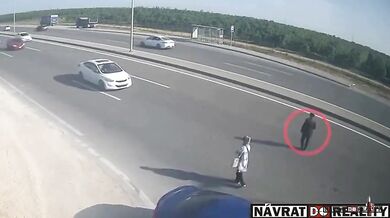 Nezodpovědný chodec způsobil nehodu na silnici v Baku