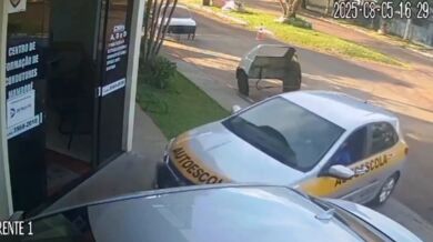 Žákyně autoškoly v Brazílii při výcviku nabourala do budovy vlastní autoškoly