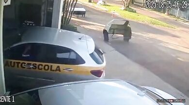 Žákyně autoškoly v Brazílii při výcviku nabourala do budovy vlastní autoškoly