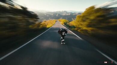 100 km/h na longboardu