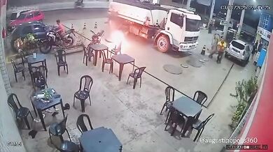 Muž si zapálil cigaretu na čerpací stanici a málem způsobil tragédii