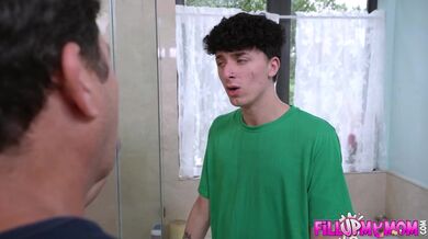 Scarlett Venom se nejprve osprchuje a pak si zašuká