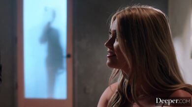 Prsatá blondýnka Angie Faith ve trojce