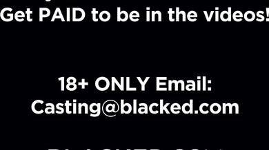 Kelly Collins a Nata Gold sdílejí velkého černého ptáka