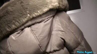 Ošukal jsem žhavou blondýnku na střeše veřejné budovy