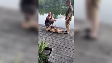 Jeho vlastní předpověď, že přijde o prsty, se zřejmě naplnila…