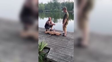 Jeho vlastní předpověď, že přijde o prsty, se zřejmě naplnila…