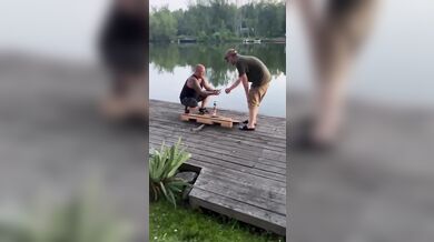 Jeho vlastní předpověď, že přijde o prsty, se zřejmě naplnila…