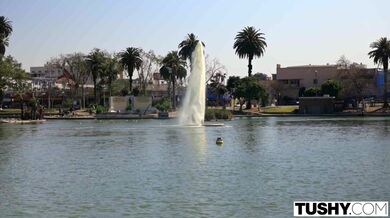 TUSHY - Maitland Ward má intenzivní orgasmus při dvojité penetrací