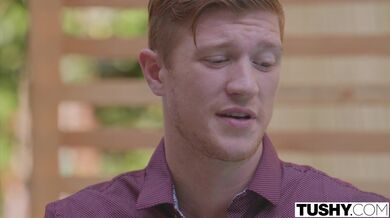 Anal-milující realitní makléřka se zamiluje do svého flirtujícího klienta