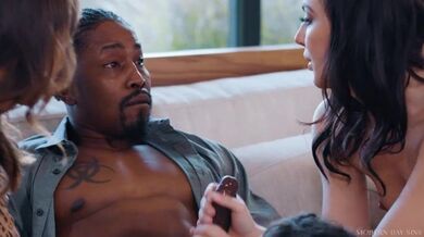 Rozdělení spermatu pro tři hladových dívek