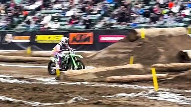 Nehoda na krosce během závodu