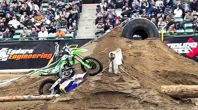 Nehoda na krosce během závodu