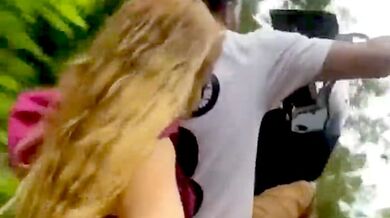 Wheelie s blondýnkou