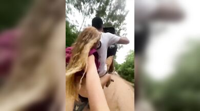 Wheelie s blondýnkou