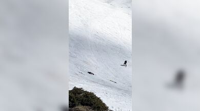 Pokus o trojitý backflip na lyžích