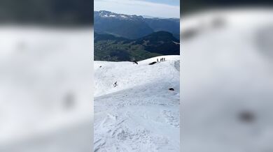 Pokus o trojitý backflip na lyžích