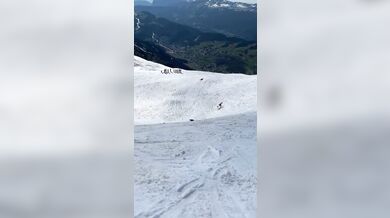 Pokus o trojitý backflip na lyžích