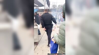 Pouliční prodejci rychlého občerstvení se poprali kvůli závisti lepšího místa