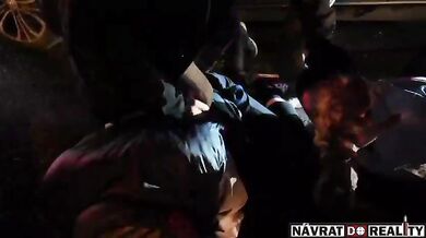 Záběry brutálního zadržení gangu, který se pokusil okrást ruské vojáky