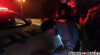 Záběry brutálního zadržení gangu, který se pokusil okrást ruské vojáky