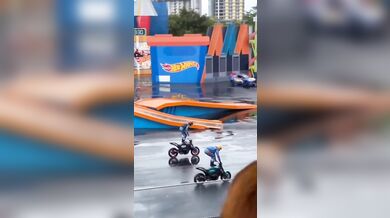 Motocyklista se zranil při nehodě v zábavním parku