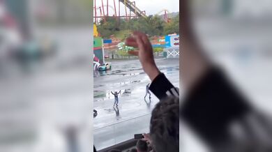 Motocyklista se zranil při nehodě v zábavním parku